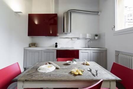 Red Appartamento Immerso Tra Le Mura Bolognesi Exteriér fotografie