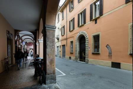 Red Appartamento Immerso Tra Le Mura Bolognesi Exteriér fotografie